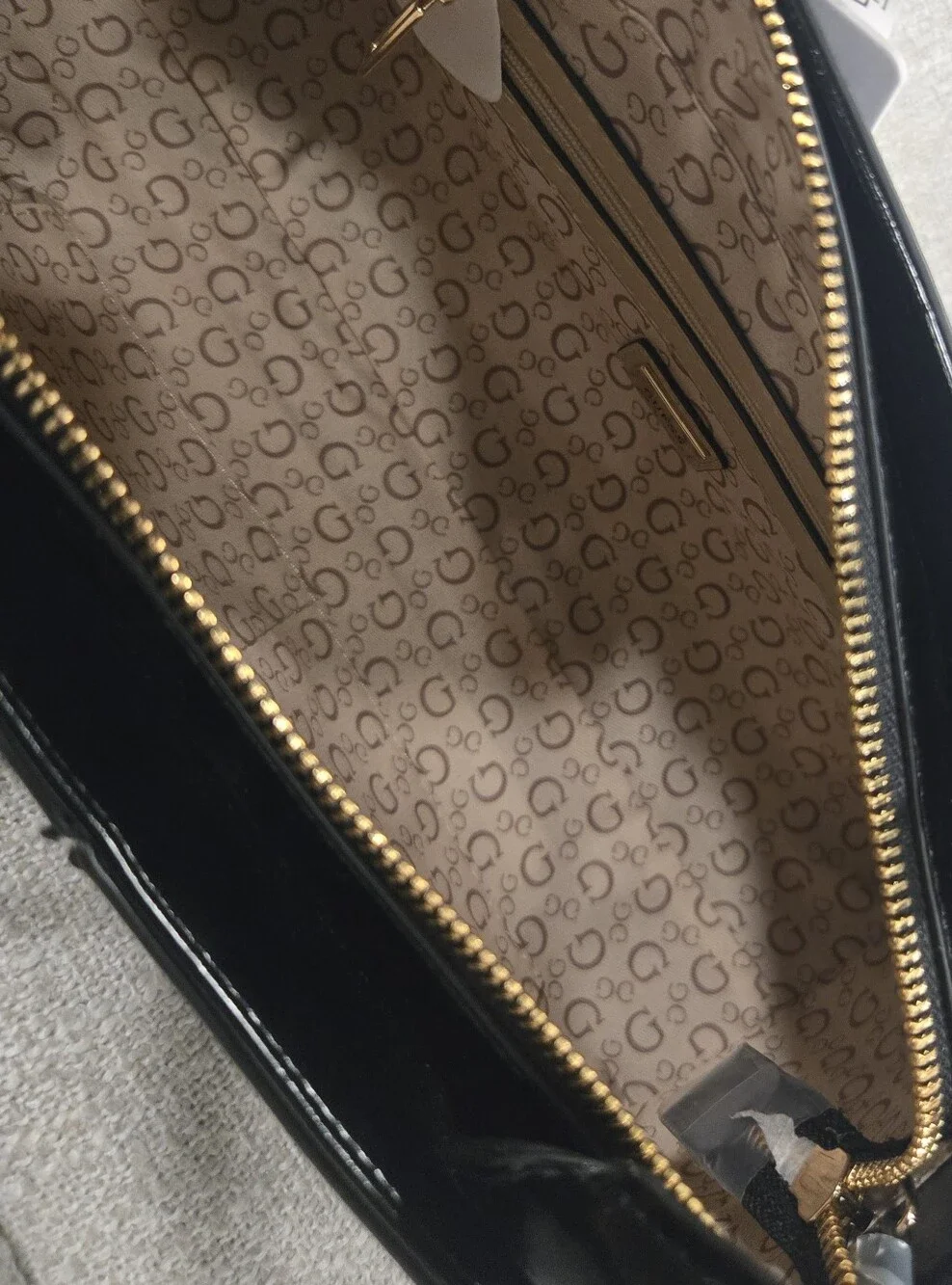 GUESS Black Shoulder Handbag